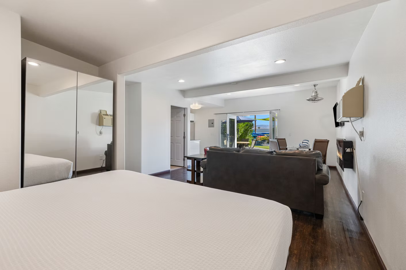 Morning Wood Adventure! | March 6-8th in Palm Springs 🍑🌴